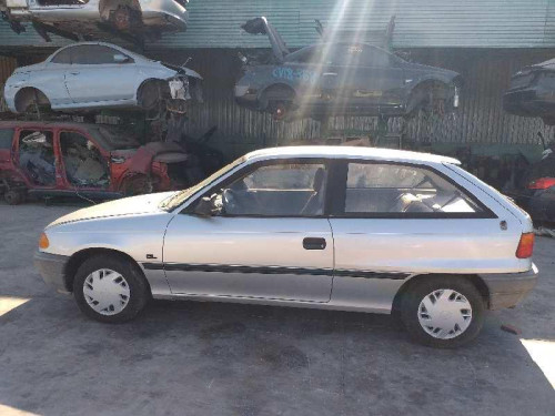  OPEL ASTRA F BERLINA 