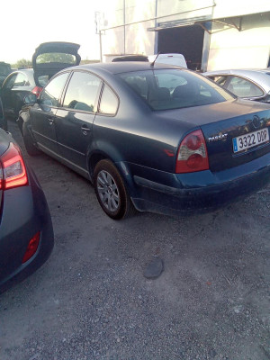 VOLKSWAGEN PASSAT VARIANT (3B6)