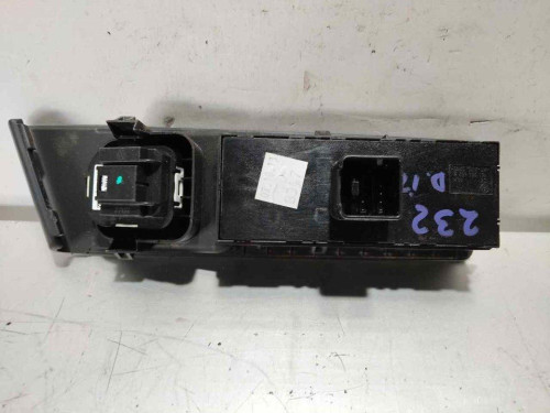 MANDO ELEVALUNAS DELANTERO IZQUIERDO Volkswagen PASSAT BERLINA (362) 