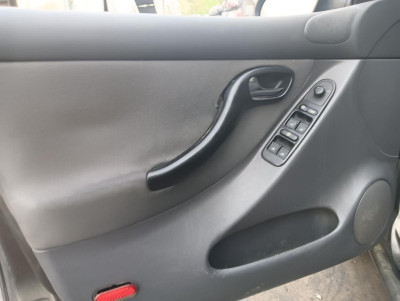 SEAT TOLEDO (1M2)