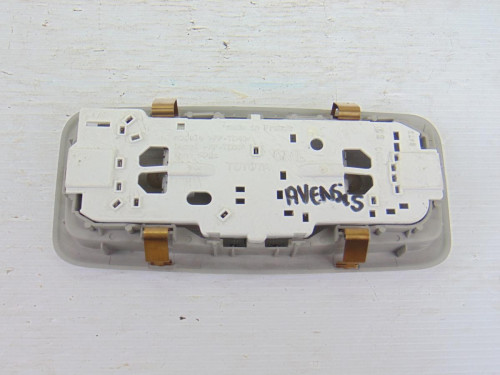  LUZ INTERIOR TOYOTA AVENSIS CROSS SPORT (T27) 