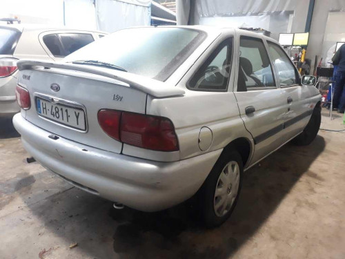 FORD ESCORT BERL./TURNIER — vehículo donante para recambios 