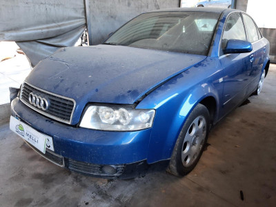 AUDI A4 BERLINA (8E)