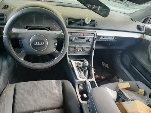  AUDI A4 BERLINA (8E) 