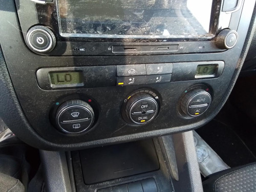 MANDO CLIMATIZADOR Volkswagen JETTA V (1K2) 
