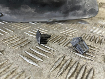 MOLDURA PARAGOLPE DELANTERA IZQUIERDA