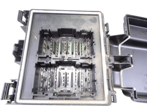 CAJA RELES / FUSIBLES de segunda mano