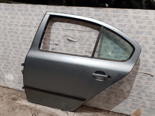  PUERTA TRASERA IZQUIERDA 