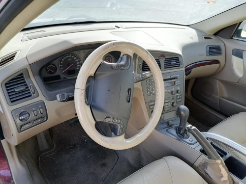 VOLVO V70 FAMILIAR — Donor Vehicle for Used Parts 