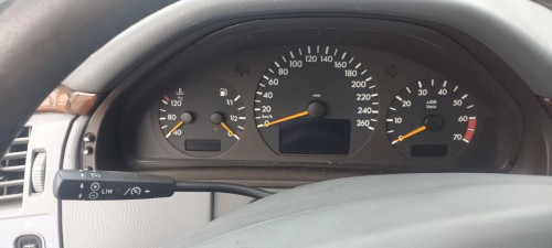  MERCEDES-BENZ CLASE E (BM 210) FAMILIAR 