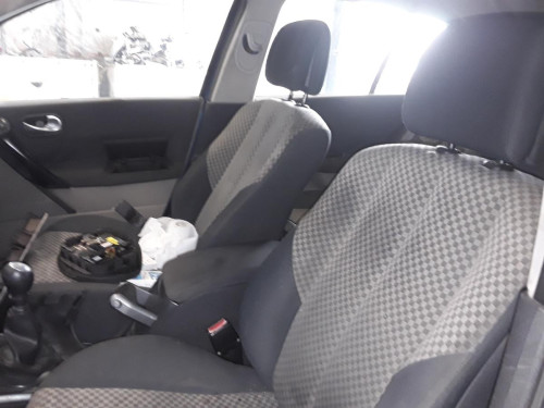 RENAULT MEGANE II BERLINA 5P — vehículo donante para recambios 