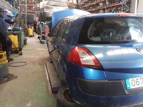 RENAULT MEGANE II BERLINA 5P — vehículo donante para recambios 
