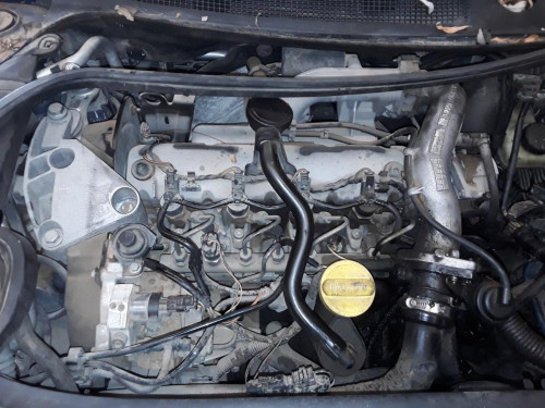 RENAULT MEGANE II BERLINA 5P — vehículo donante para recambios 