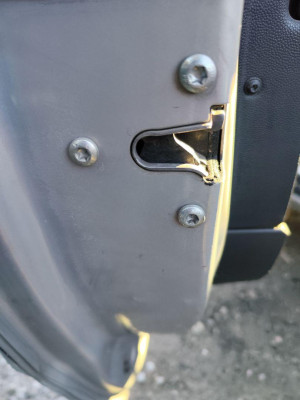 CERRADURA PUERTA DELANTERA IZQUIERDA