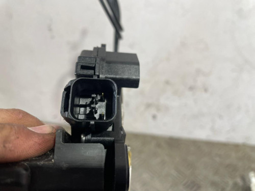 CERRADURA PUERTA DELANTERA DERECHA 