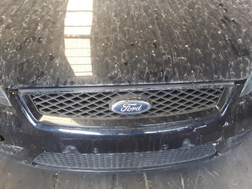 REJILLA DELANTERA Ford FOCUS BERLINA (CAP) 
