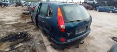 NISSAN ALMERA TINO (V10M)