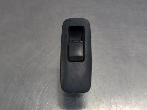 MANDO ELEVALUNAS DELANTERO DERECHO NISSAN QASHQAI (J10) 