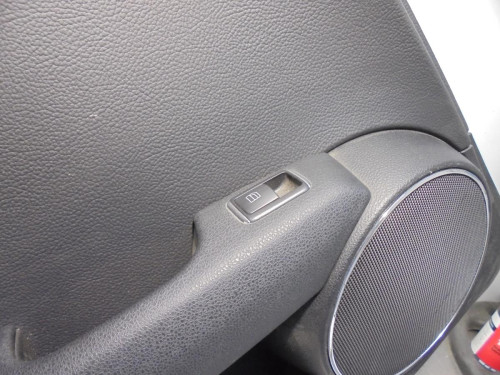 GUARNECIDO PUERTA TRASERA IZQUIERDA Mercedes-Benz CLASE C (BM 204) BERLINA 