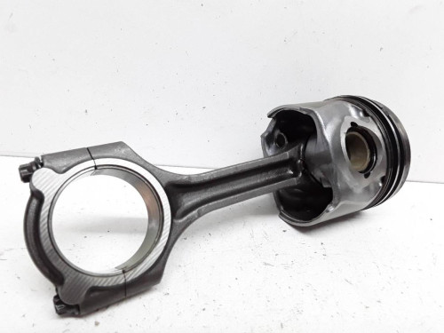 PISTON Hyundai I30 (GD) 