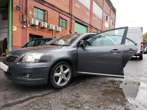 TOYOTA AVENSIS BERLINA (T25) 