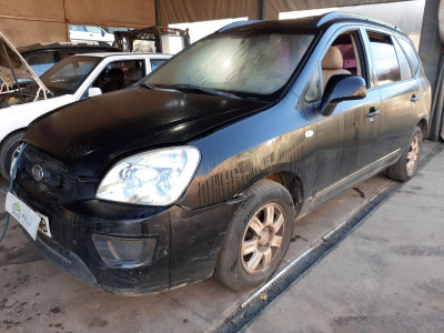 KIA CARENS (UN)