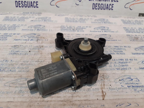  MOTOR ELEVALUNAS DELANTERO IZQUIERDO 