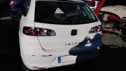 SEAT IBIZA (6L1) — vehículo donante para recambios 