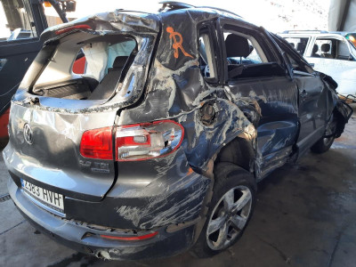 VOLKSWAGEN TIGUAN (5N2)