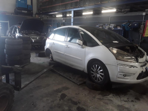 CITROEN C4 PICASSO — vehículo donante para recambios 
