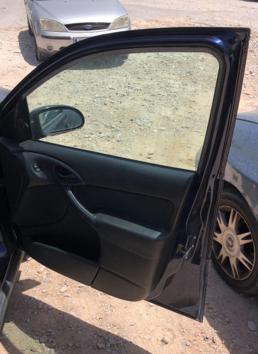 FORD FOCUS BERLINA (CAK) — vehículo donante para recambios 
