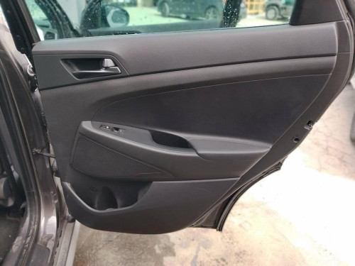 GUARNECIDO PUERTA TRASERA DERECHA Hyundai TUCSON (TL) 