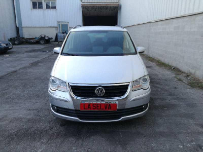 VOLKSWAGEN TOURAN (1T2)