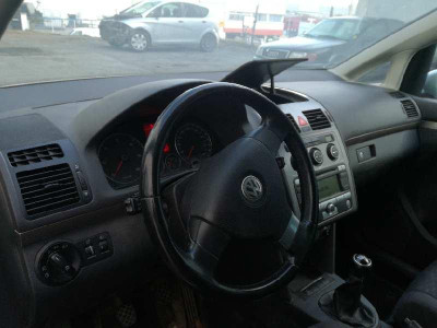 VOLKSWAGEN TOURAN (1T2)