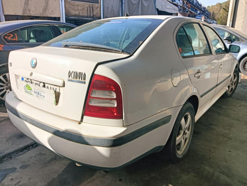  SKODA OCTAVIA BERLINA (1U2) 
