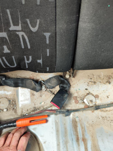 ENGANCHE CINTURON TRASERO CENTRAL PEUGEOT 206 