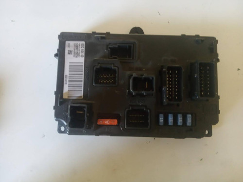 CAJA RELES / FUSIBLES Peugeot 407 SW 
