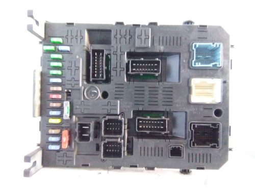 CAJA RELES / FUSIBLES Peugeot 308 