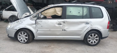 VOLKSWAGEN TOURAN (1T1)