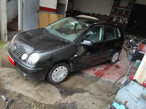 VOLKSWAGEN POLO IV (9N1) — vehículo donante para recambios 