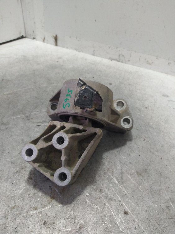 SOPORTE MOTOR IZQUIERDO