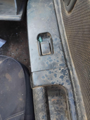 MANDO ELEVALUNAS DELANTERO DERECHO Nissan Terrano II (R20)(02.1993->)