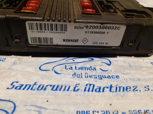  CAJA RELES / FUSIBLES 