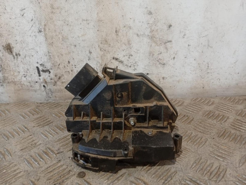 CERRADURA PUERTA TRASERA IZQUIERDA 