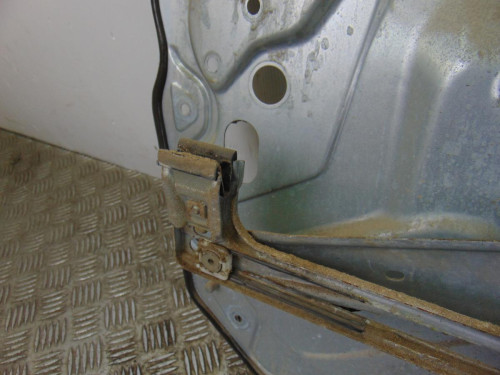  ELEVALUNAS DELANTERO DERECHO FORD FOCUS BERLINA (CAP) 
