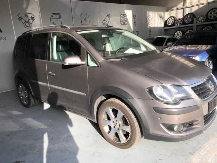 VOLKSWAGEN TOURAN (1T2)