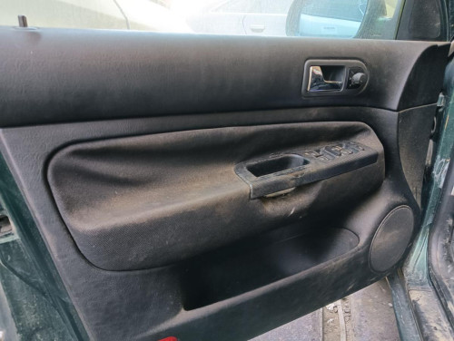 VOLKSWAGEN BORA BERLINA (1J2)(1998) — Donor Vehicle for Used Parts 