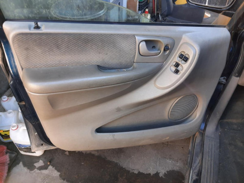  CHRYSLER VOYAGER (RG) 