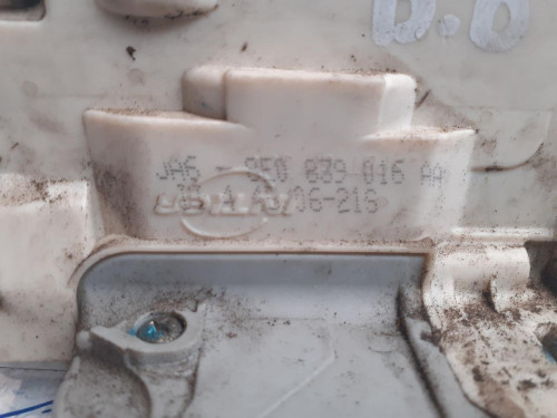  CERRADURA PUERTA TRASERA DERECHA 