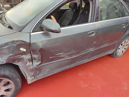 AUDI A4 BERLINA (8E) 